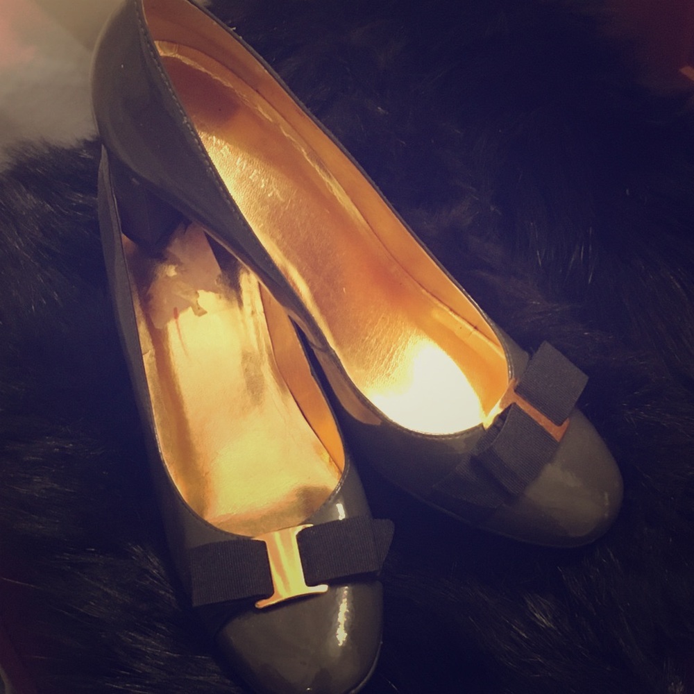 Nine West Spectator pumps.